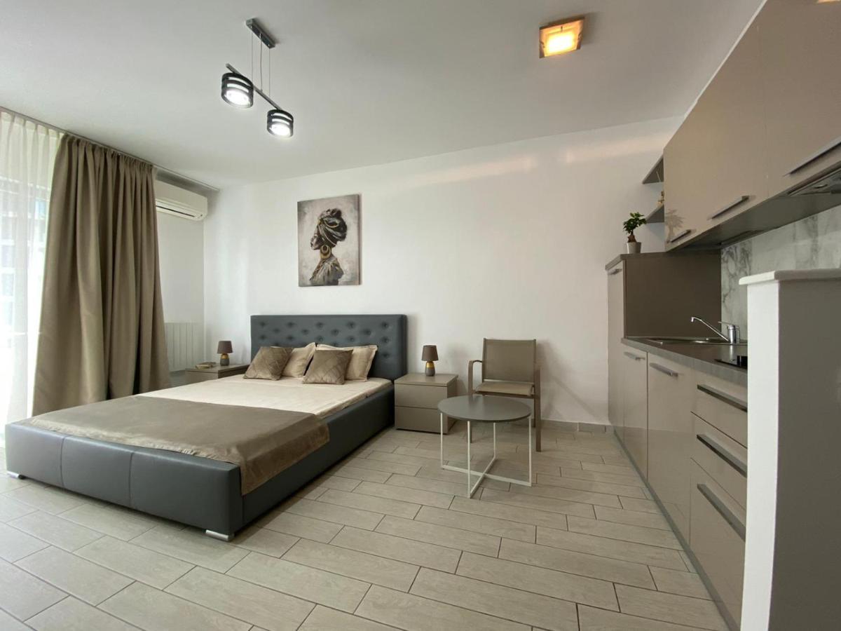 De Silva Studio Adia 4 Mamaia Esterno foto